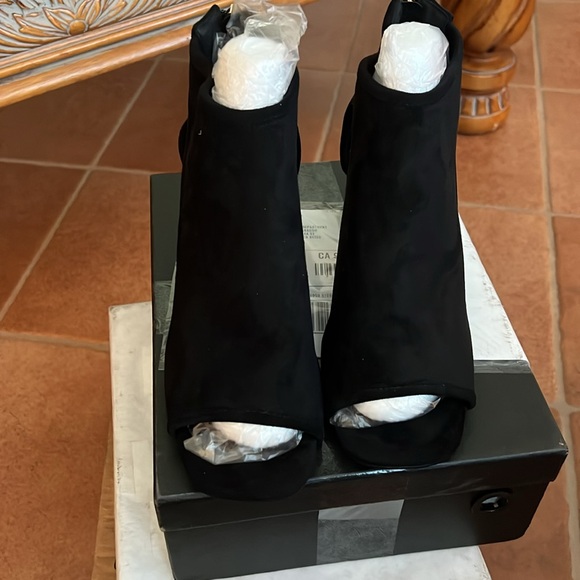 Chunky High Heel Booties Suede Open Toe Side Cut-Out Ankle Back Zipper 2” Heel - Picture 6 of 10